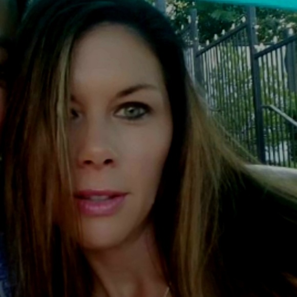 Meet your Posher, Ashley - Picture 1 of 1